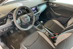 Harmaa Skoda Kamiq 2021 kuva 7.