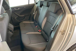 Harmaa Skoda Kamiq 2021 kuva 10.