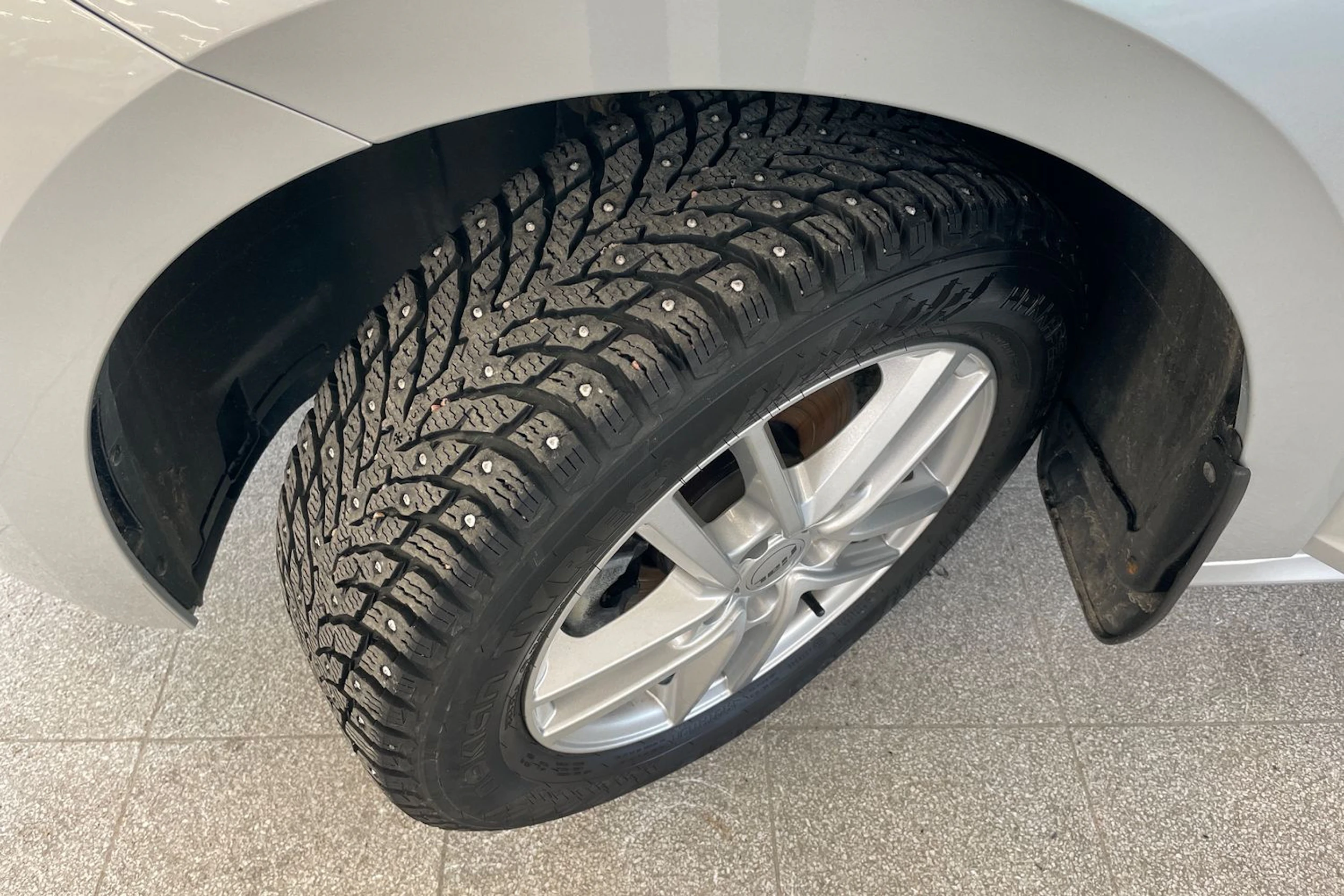 Harmaa Skoda Kamiq 2021 kuva 13.