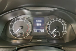 Harmaa Skoda Kamiq 2021 kuva 14.