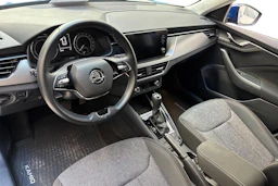 sininen Skoda Kamiq 2021 kuva 7.