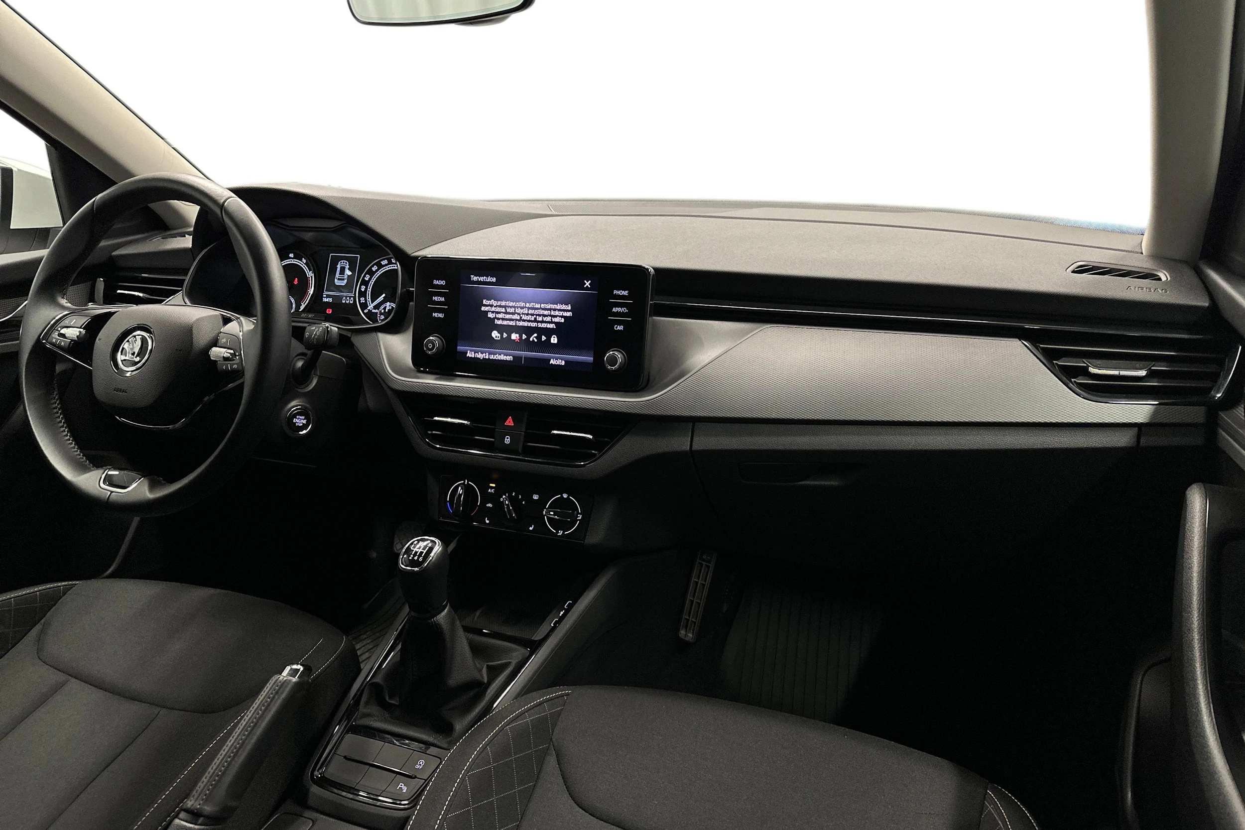 valkoinen Skoda Kamiq 2021 kuva 9.