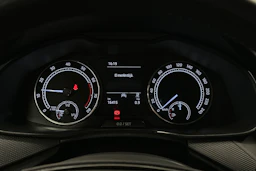 valkoinen Skoda Kamiq 2021 kuva 21.