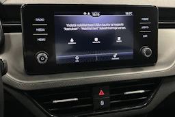 valkoinen Skoda Kamiq 2021 kuva 24.