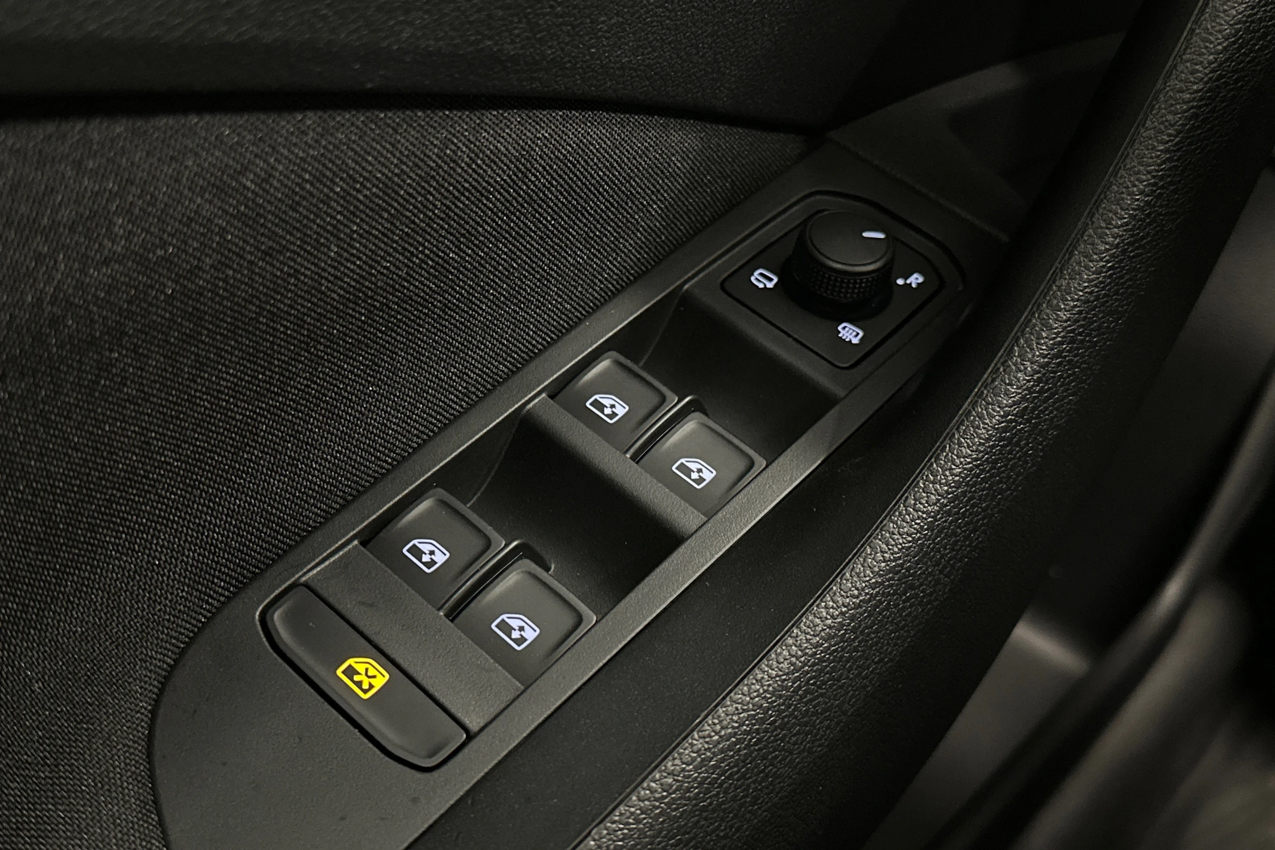 valkoinen Skoda Kamiq 2021 kuva 29.