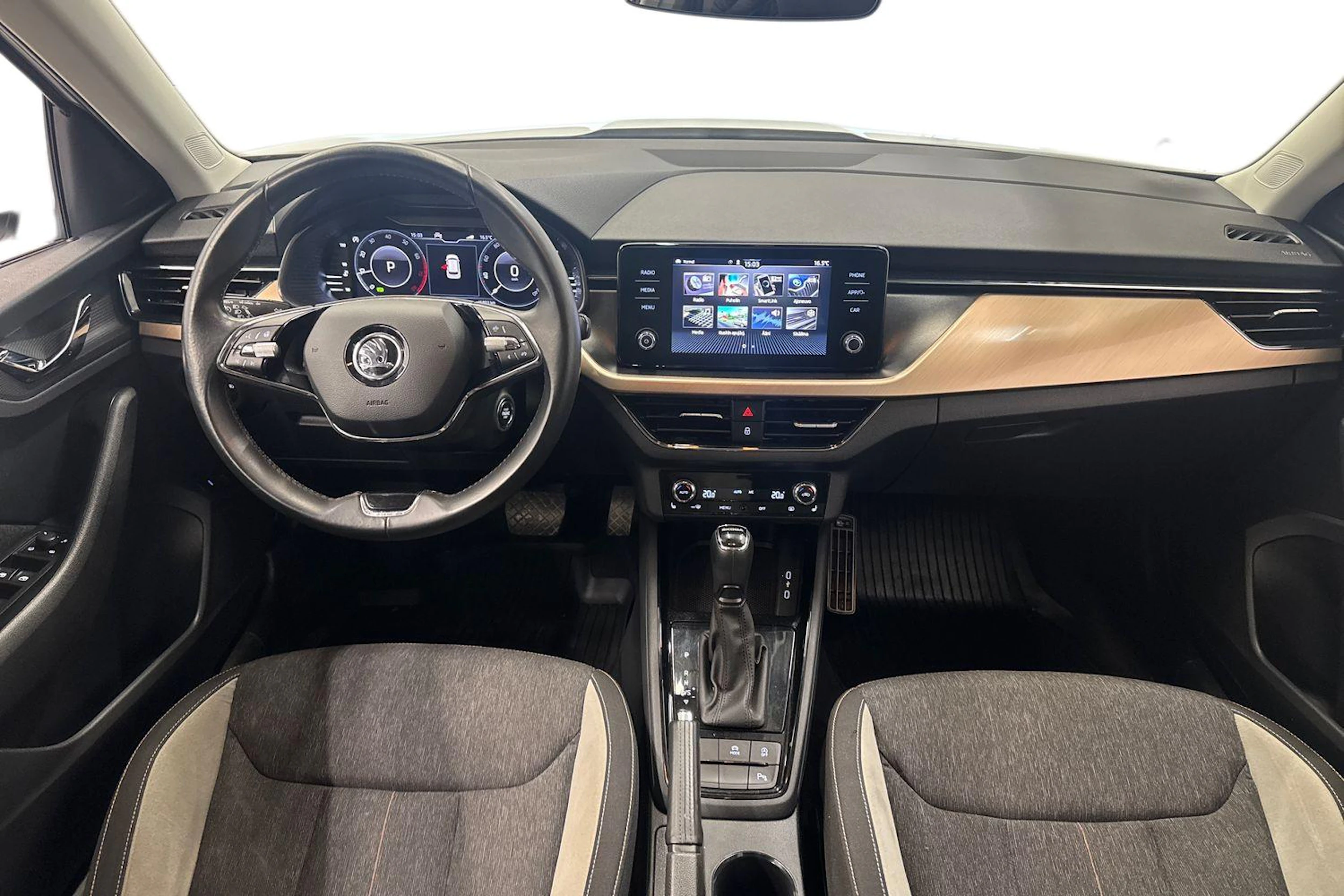 valkoinen Skoda Kamiq 2021 kuva 9.