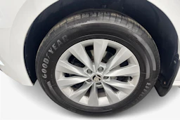 valkoinen Skoda Kamiq 2021 kuva 12.