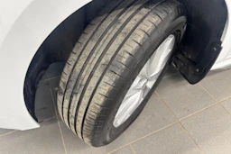 valkoinen Skoda Kamiq 2021 kuva 13.