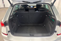 valkoinen Skoda Kamiq 2021 kuva 15.