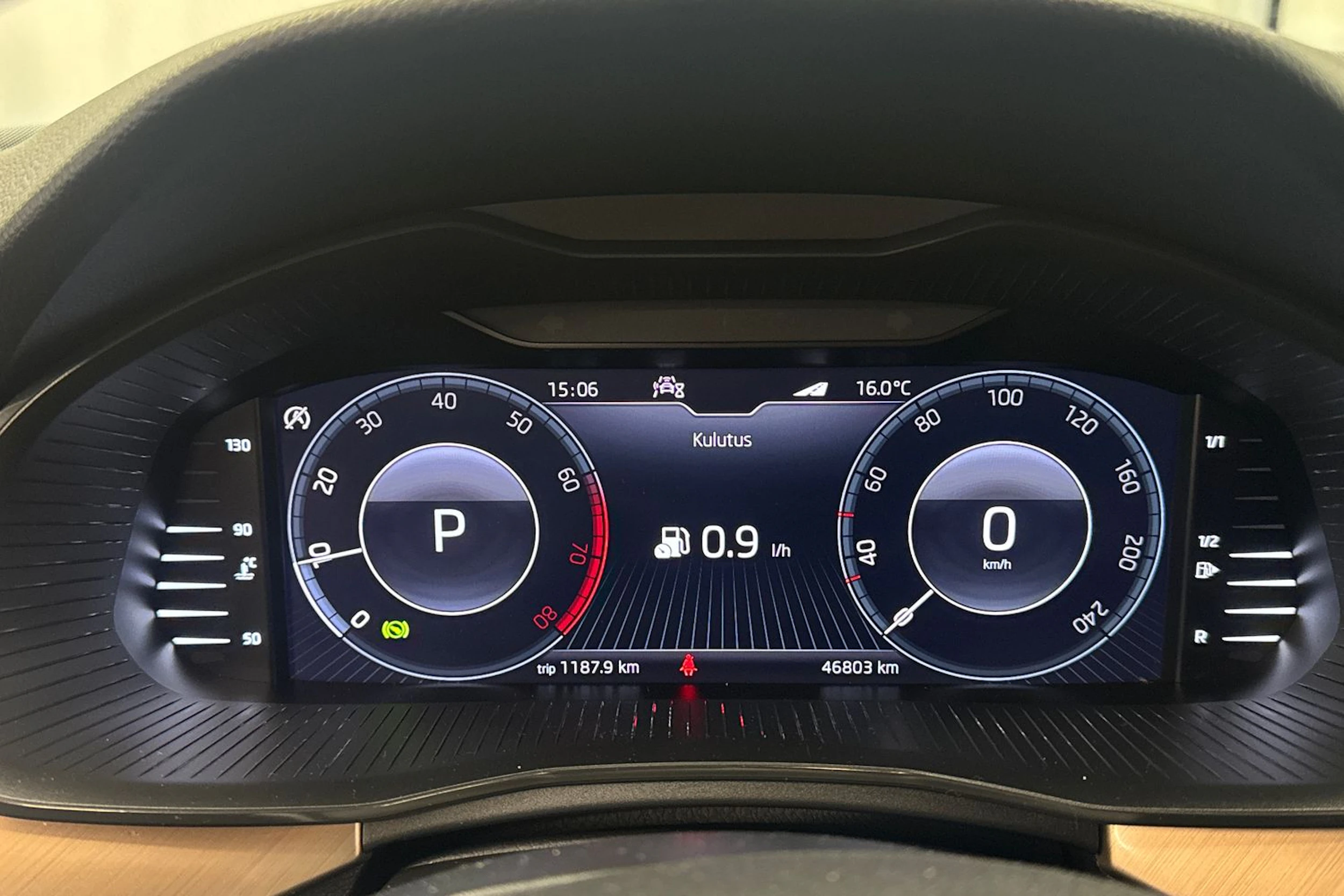 valkoinen Skoda Kamiq 2021 kuva 20.