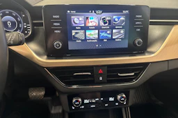 valkoinen Skoda Kamiq 2021 kuva 24.