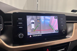 valkoinen Skoda Kamiq 2021 kuva 27.