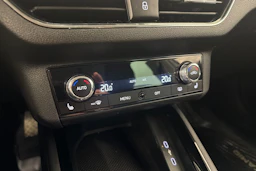 valkoinen Skoda Kamiq 2021 kuva 28.