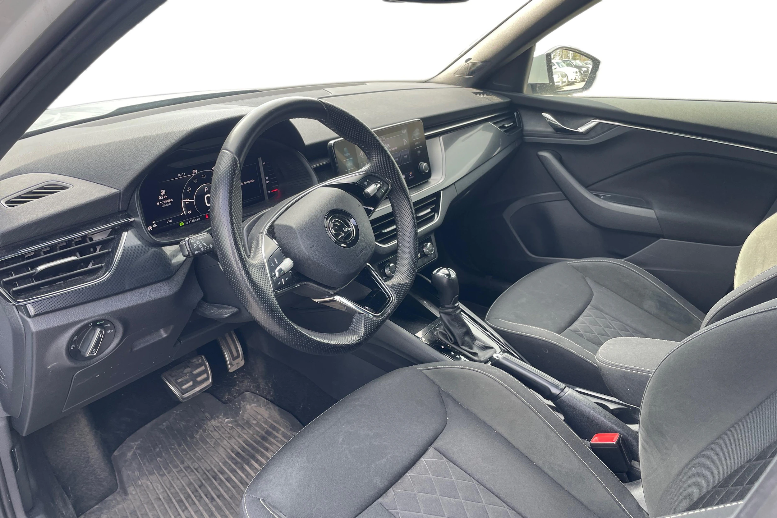 valkoinen Skoda Kamiq 2021 kuva 3.