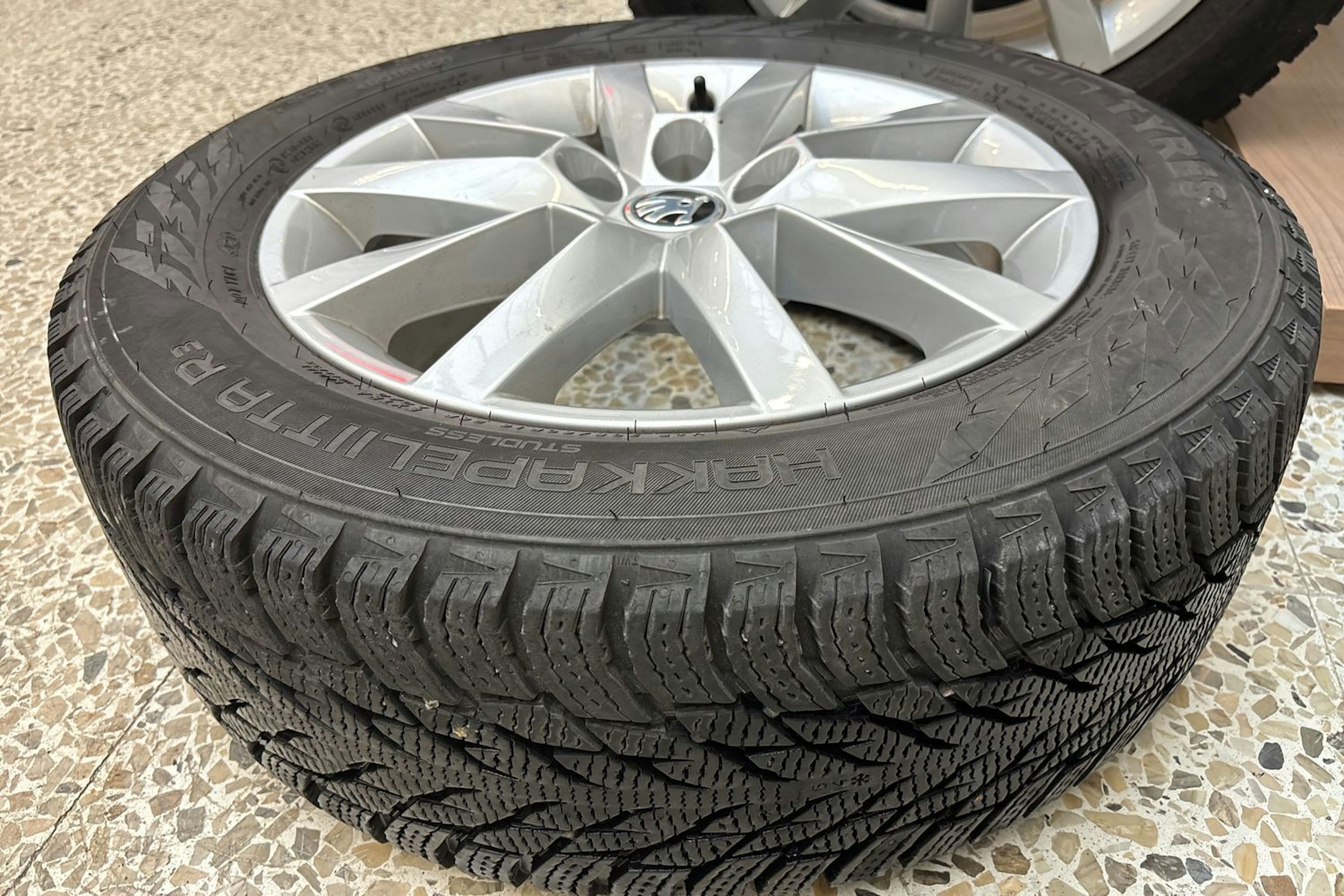 valkoinen Skoda Kamiq 2022 kuva 13.