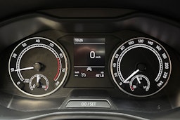 valkoinen Skoda Kamiq 2022 kuva 17.
