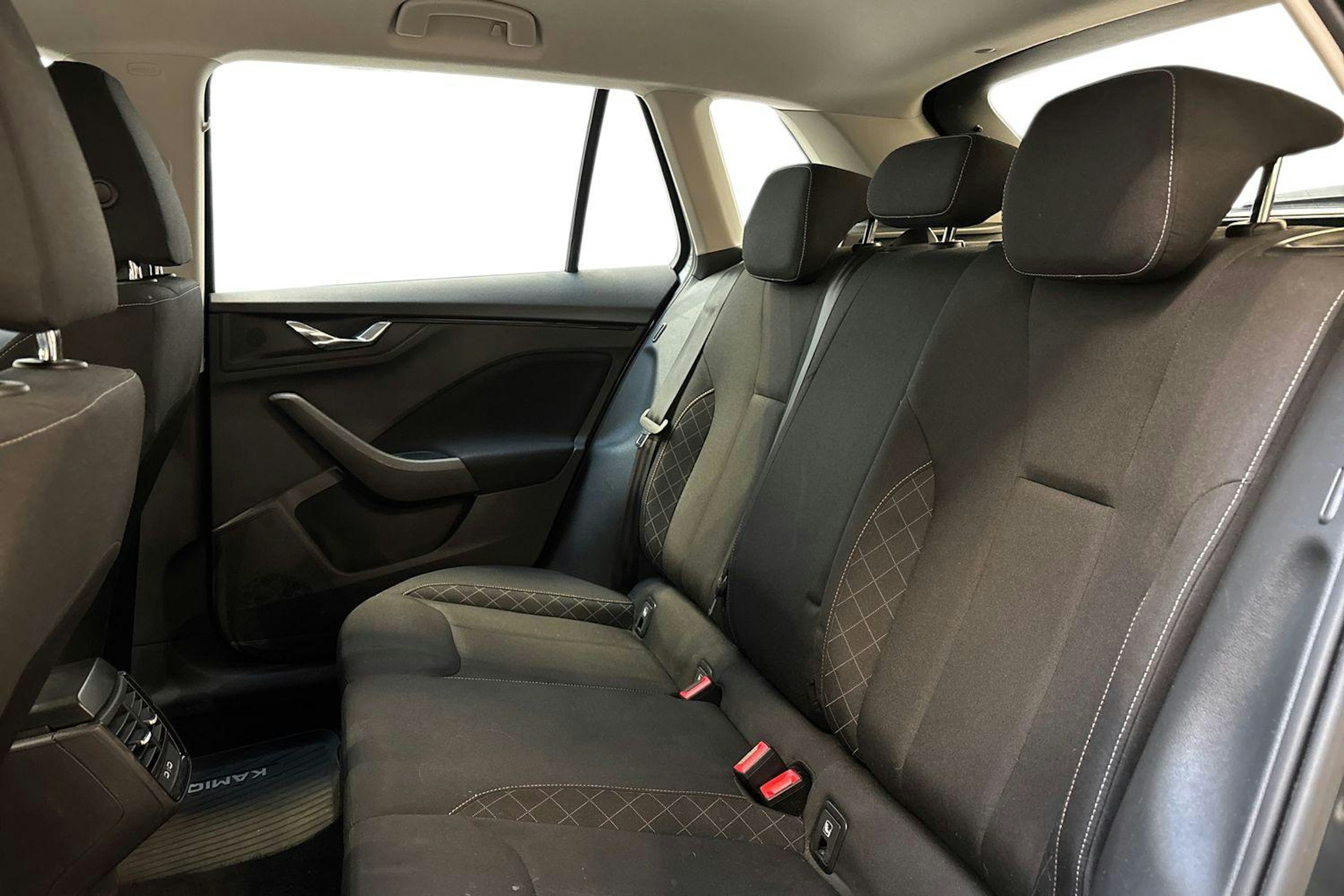 met. harmaa Skoda Kamiq 2022 kuva 10.