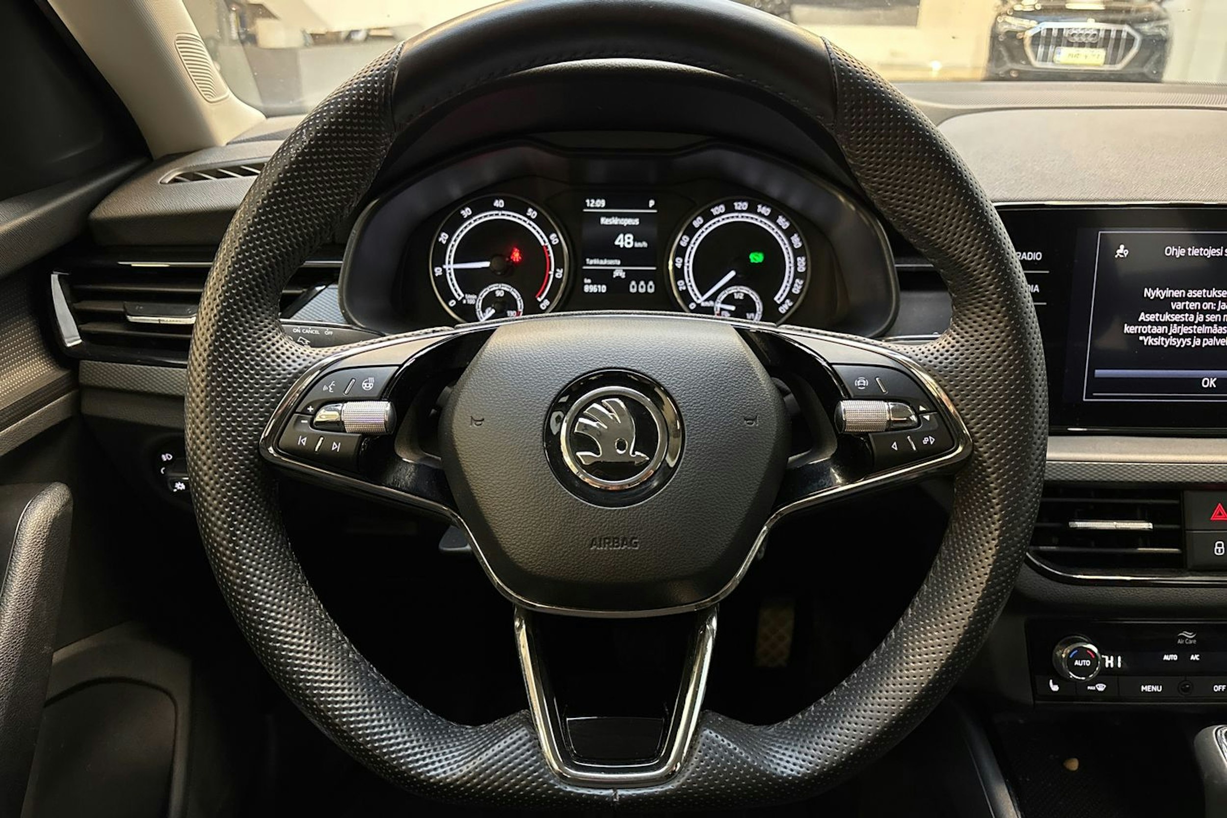 met. harmaa Skoda Kamiq 2022 kuva 18.