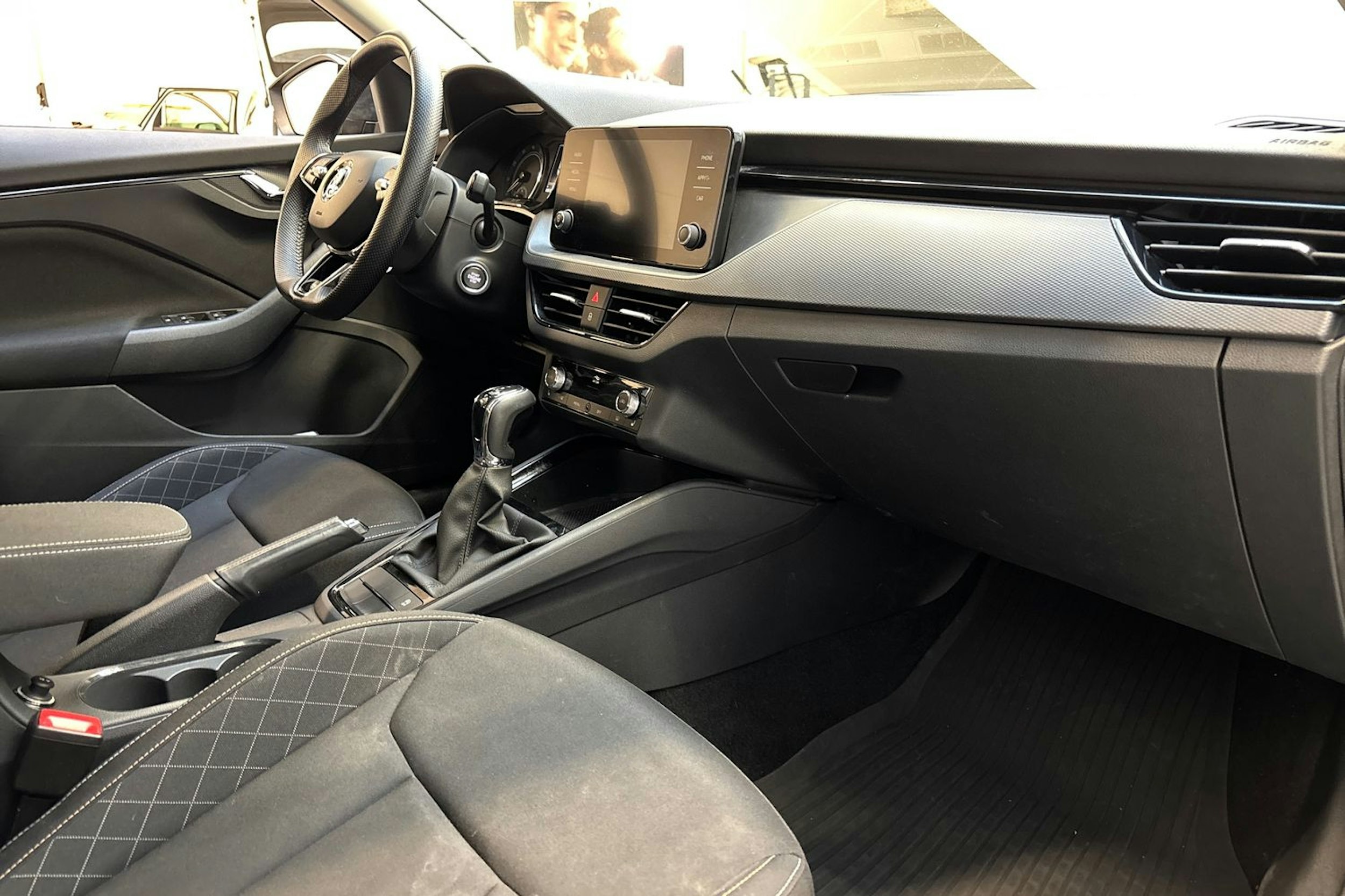 met. harmaa Skoda Kamiq 2022 kuva 24.