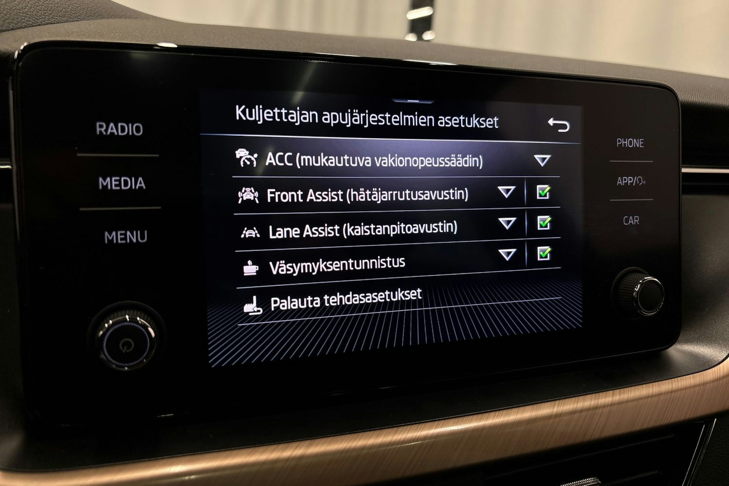 musta Skoda Kamiq 2022 kuva 23.