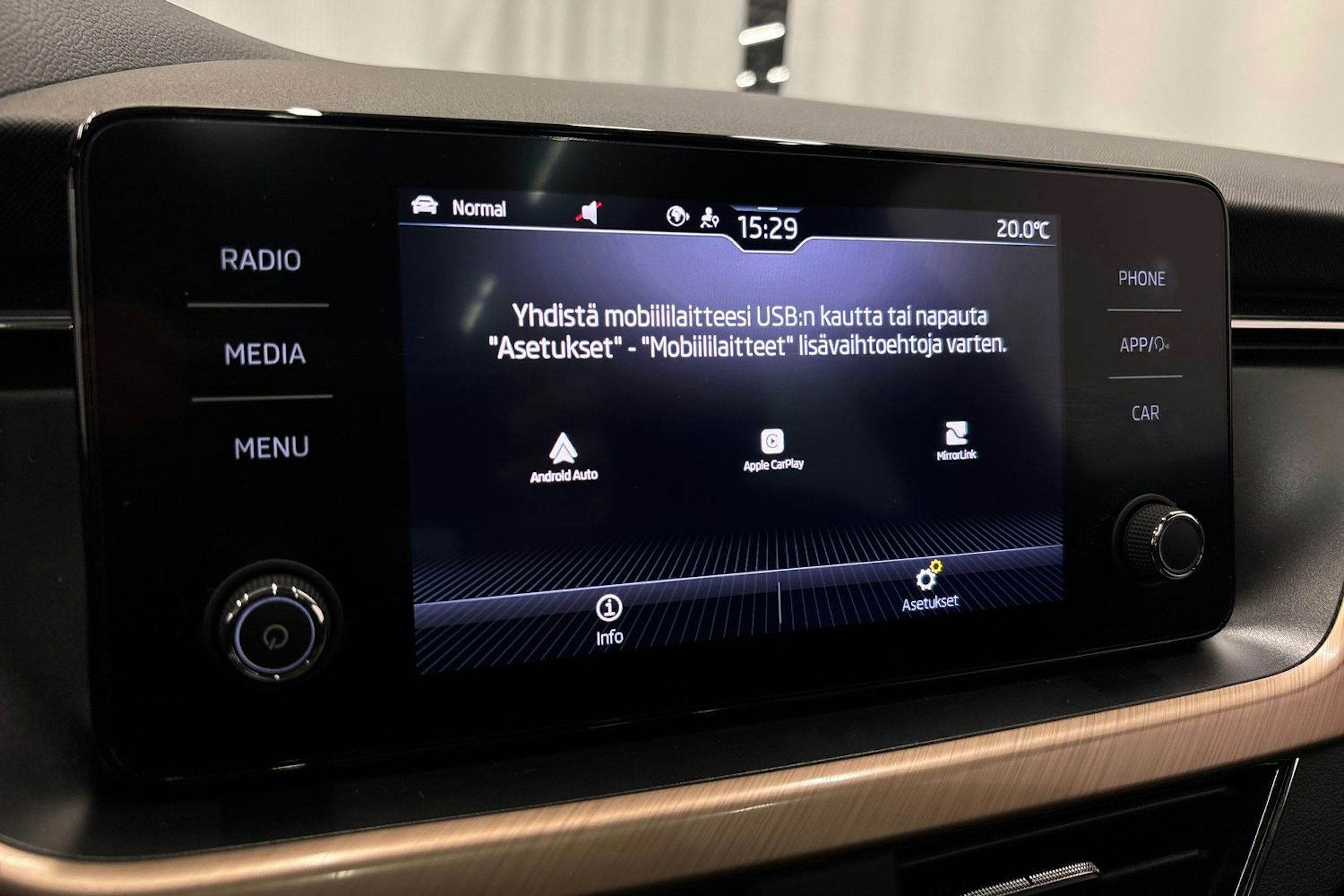 musta Skoda Kamiq 2022 kuva 24.