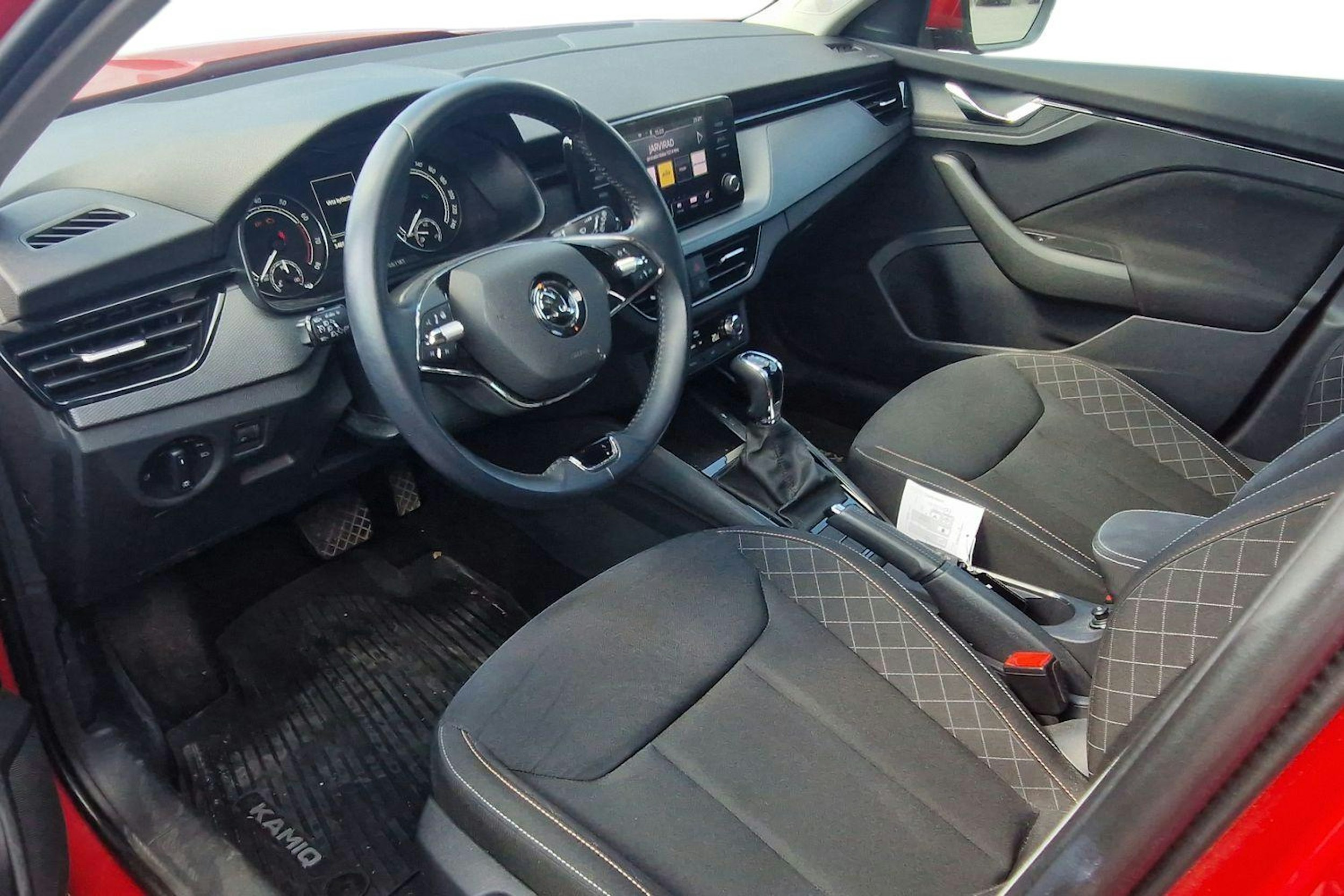 punainen Skoda Kamiq 2022 kuva 3.