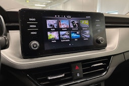 punainen Skoda Kamiq 2022 kuva 19.
