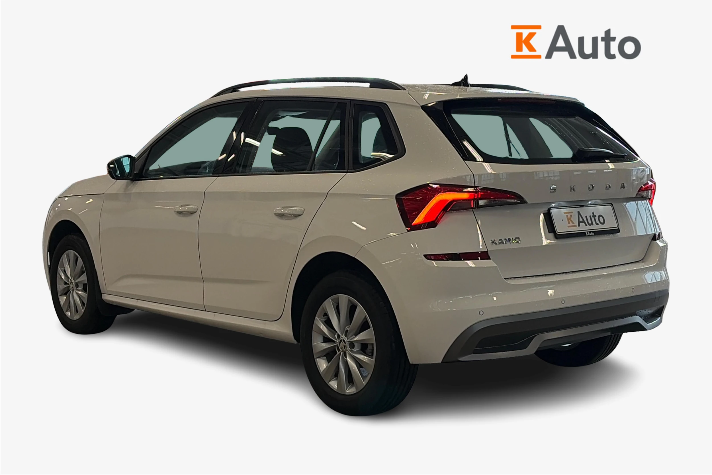 valkoinen Skoda Kamiq 2023 kuva 2.