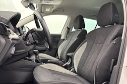 valkoinen Skoda Kamiq 2023 kuva 14.