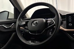 valkoinen Skoda Kamiq 2023 kuva 15.