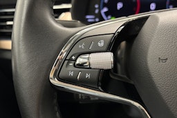 valkoinen Skoda Kamiq 2023 kuva 16.