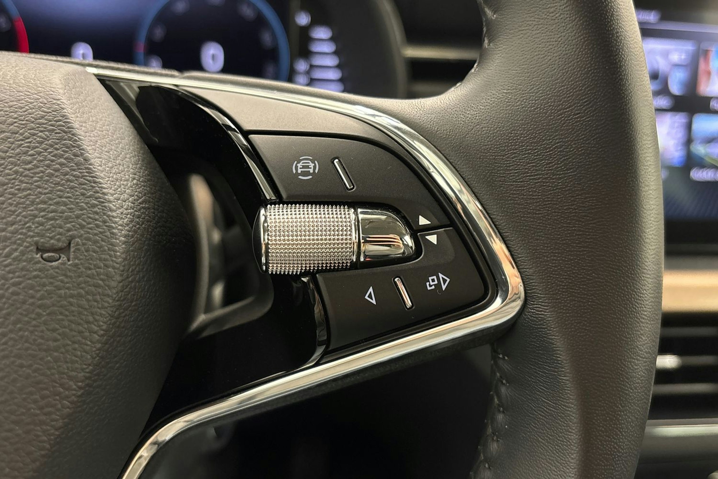 valkoinen Skoda Kamiq 2023 kuva 17.