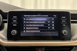 valkoinen Skoda Kamiq 2023 kuva 21.