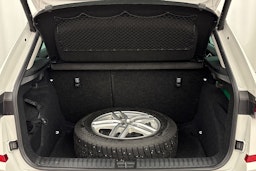 valkoinen Skoda Kamiq 2023 kuva 24.