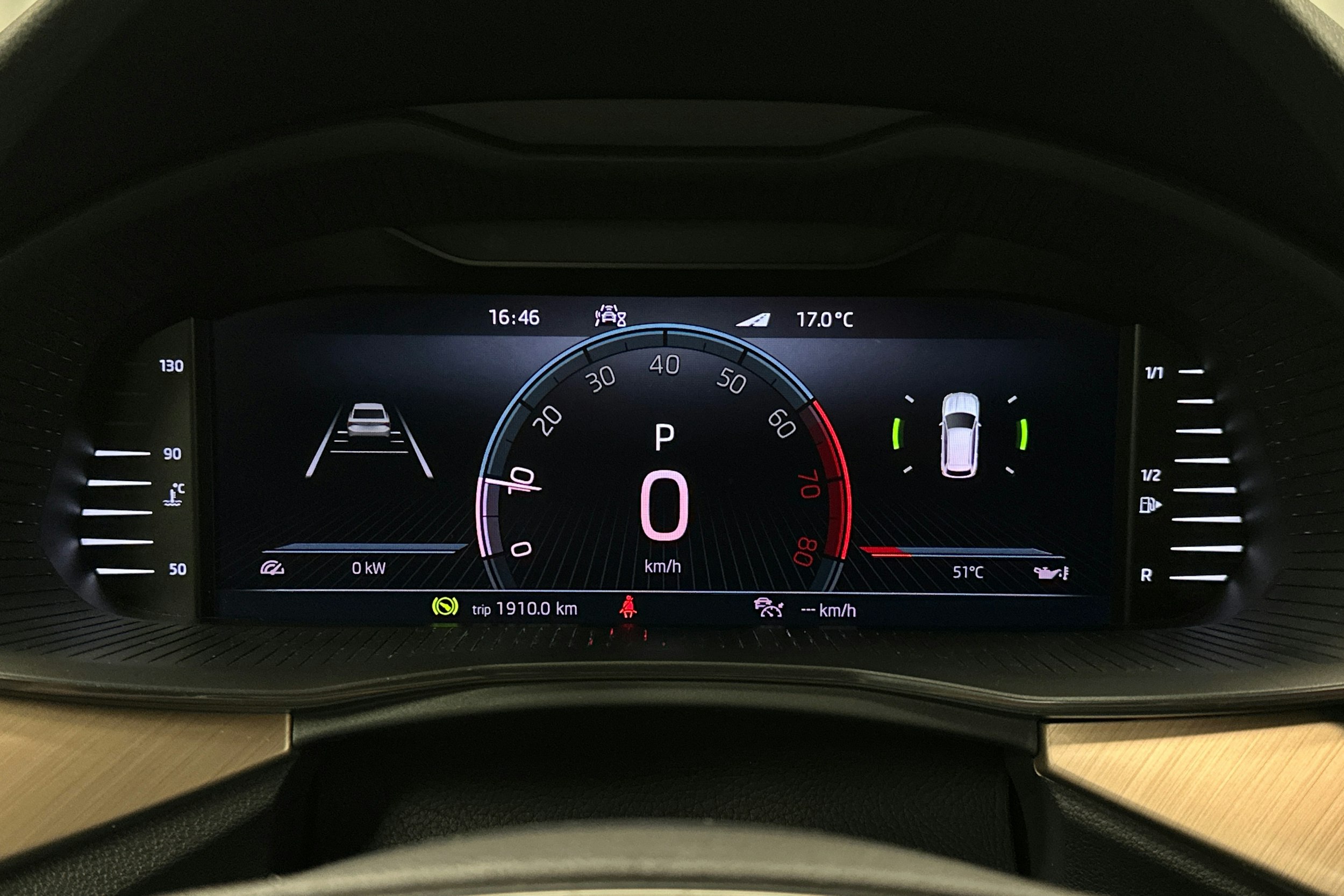 valkoinen Skoda Kamiq 2023 kuva 21.