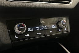 valkoinen Skoda Kamiq 2023 kuva 25.
