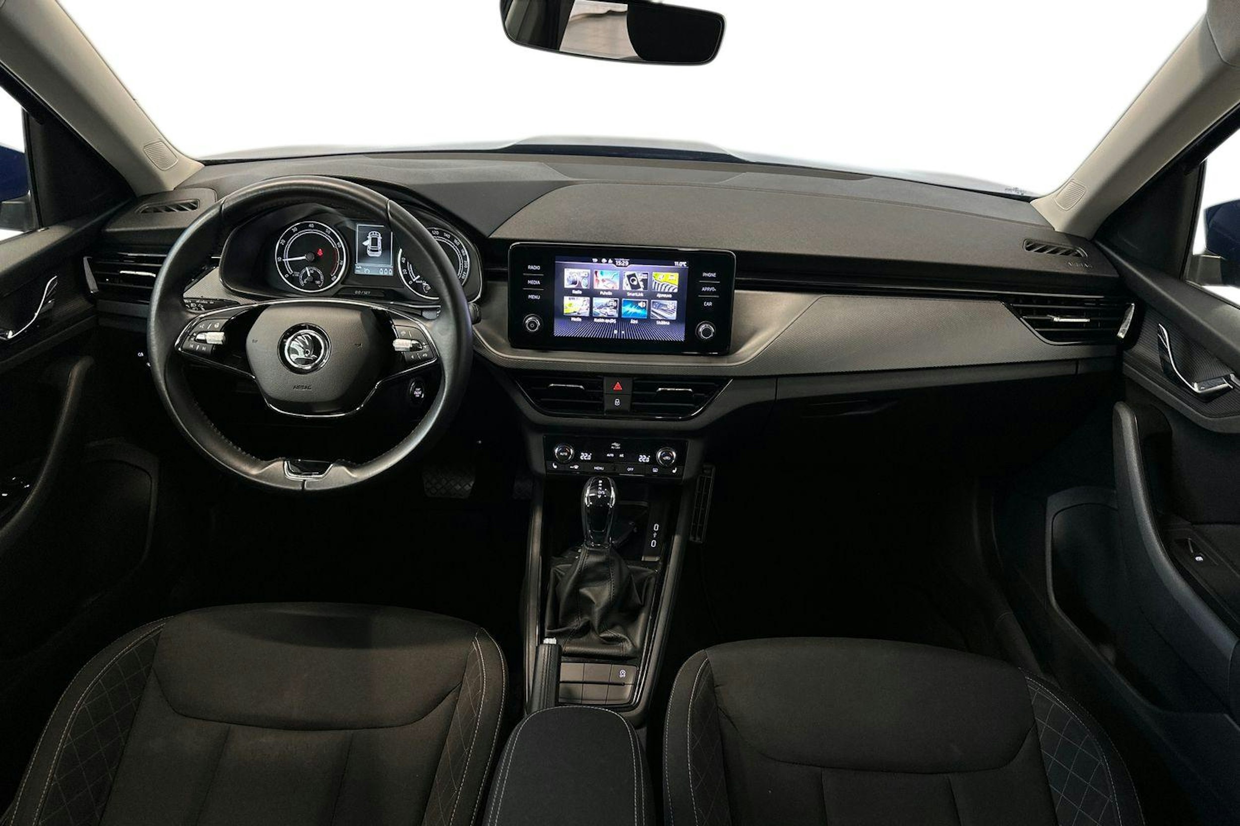 sininen Skoda Kamiq 2023 kuva 9.