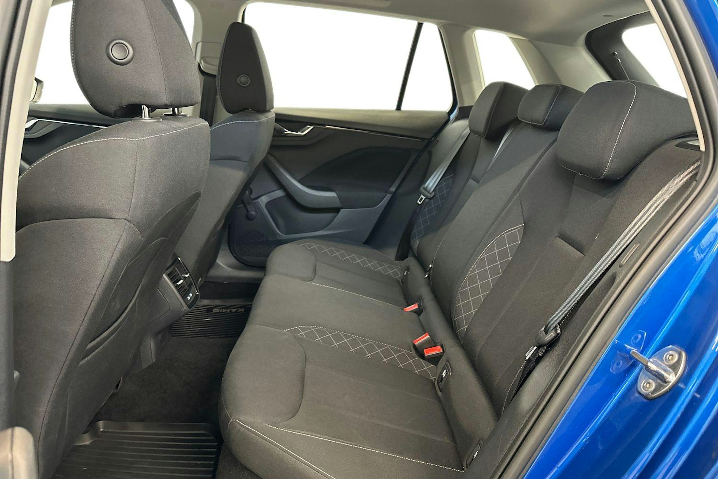 sininen Skoda Kamiq 2023 kuva 10.