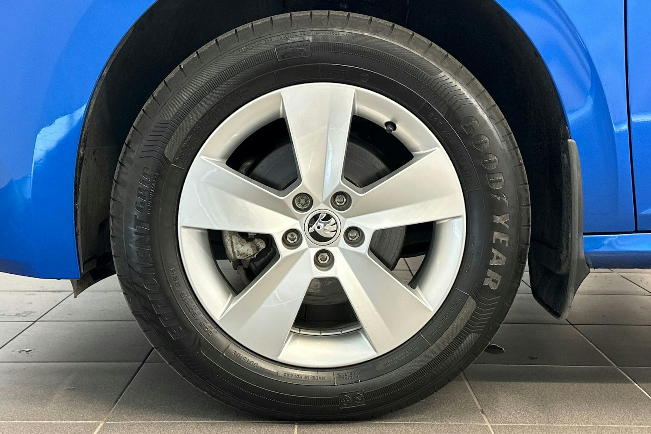 sininen Skoda Kamiq 2023 kuva 11.
