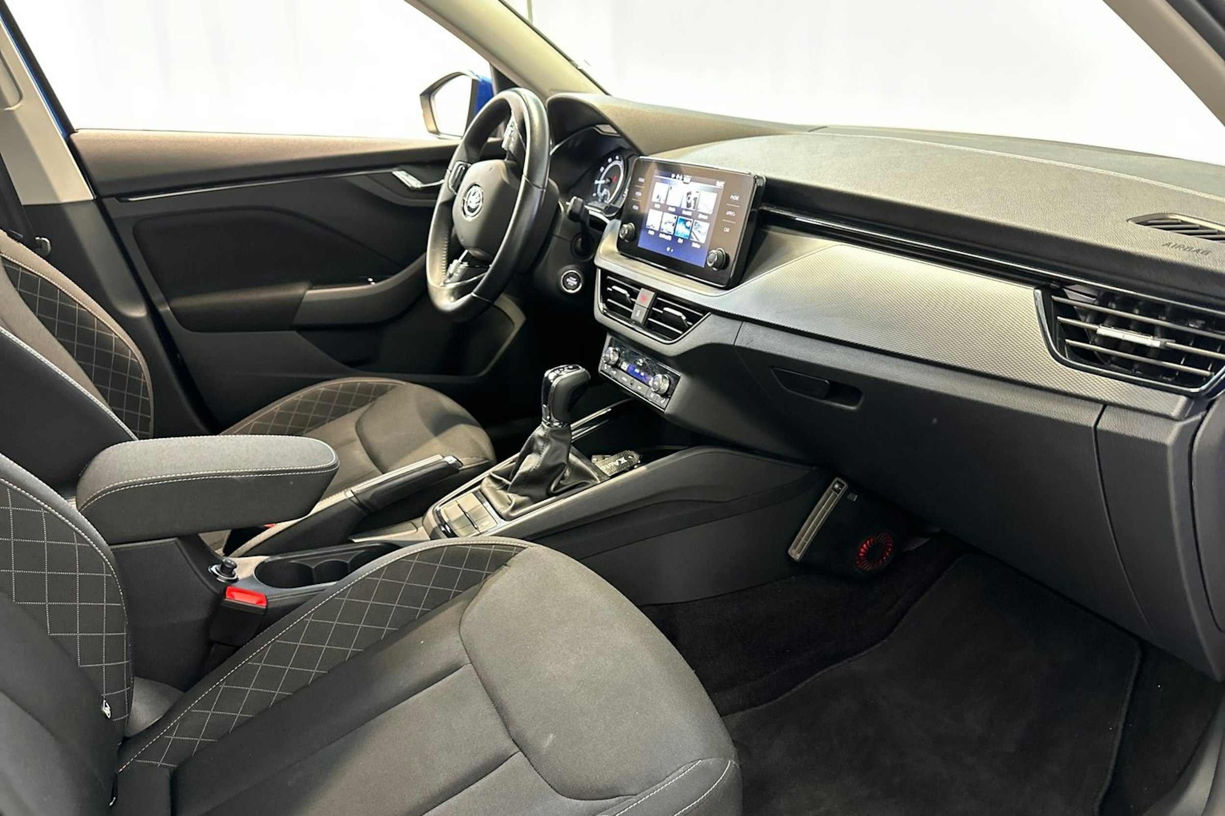 sininen Skoda Kamiq 2023 kuva 15.