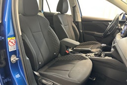 sininen Skoda Kamiq 2023 kuva 16.
