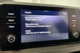 sininen Skoda Kamiq 2023 kuva 24.