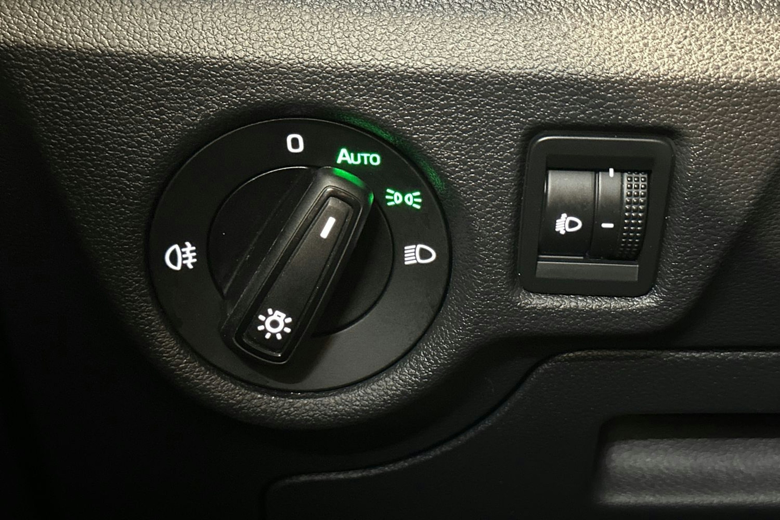 sininen Skoda Kamiq 2023 kuva 31.