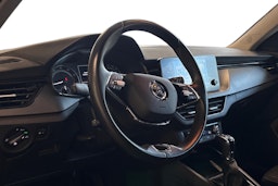 sininen Skoda Kamiq 2023 kuva 3.