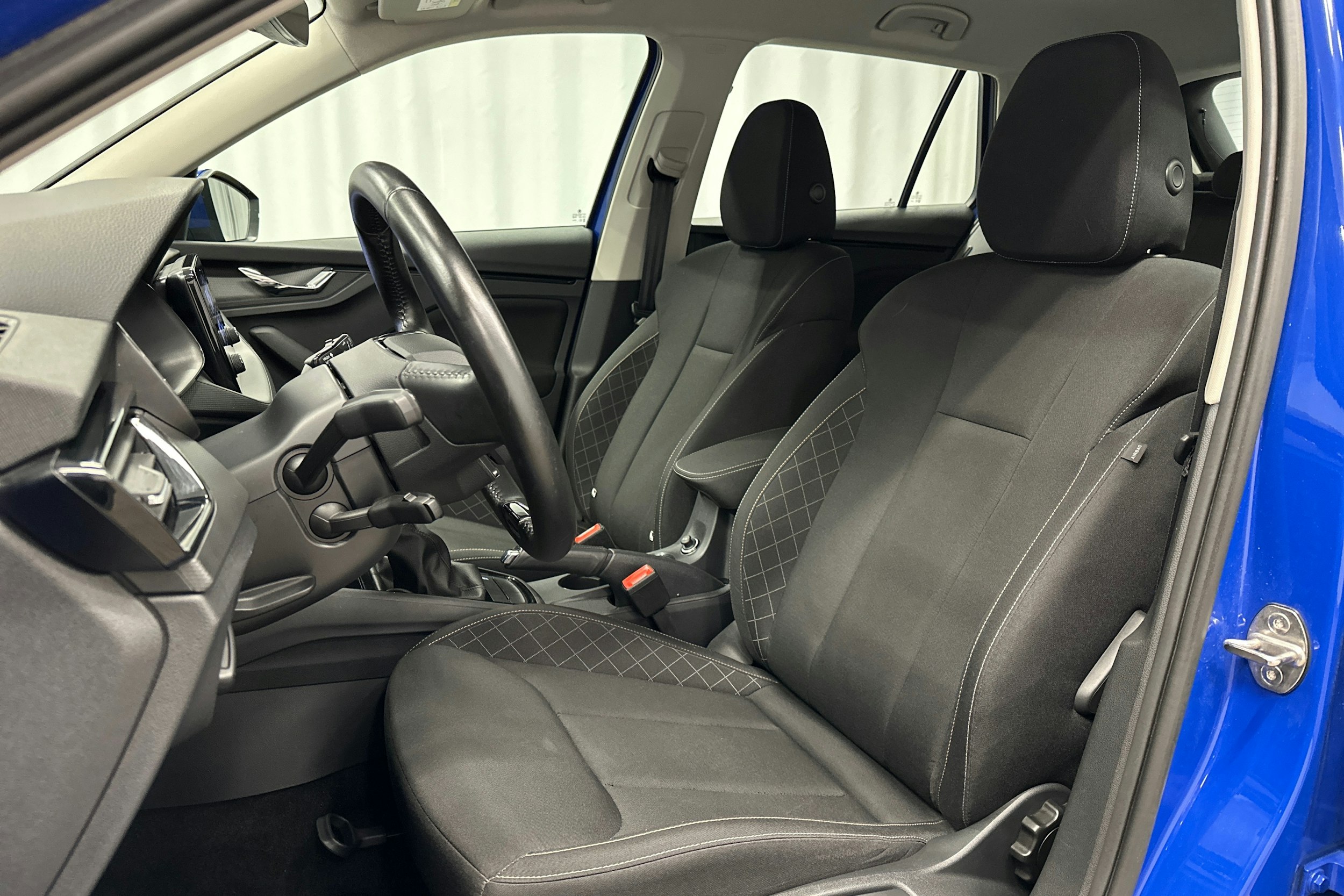 sininen Skoda Kamiq 2023 kuva 15.