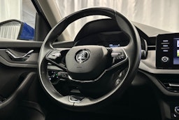 sininen Skoda Kamiq 2023 kuva 16.