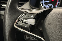 sininen Skoda Kamiq 2023 kuva 17.
