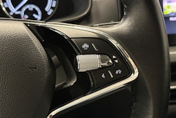 sininen Skoda Kamiq 2023 kuva 18.