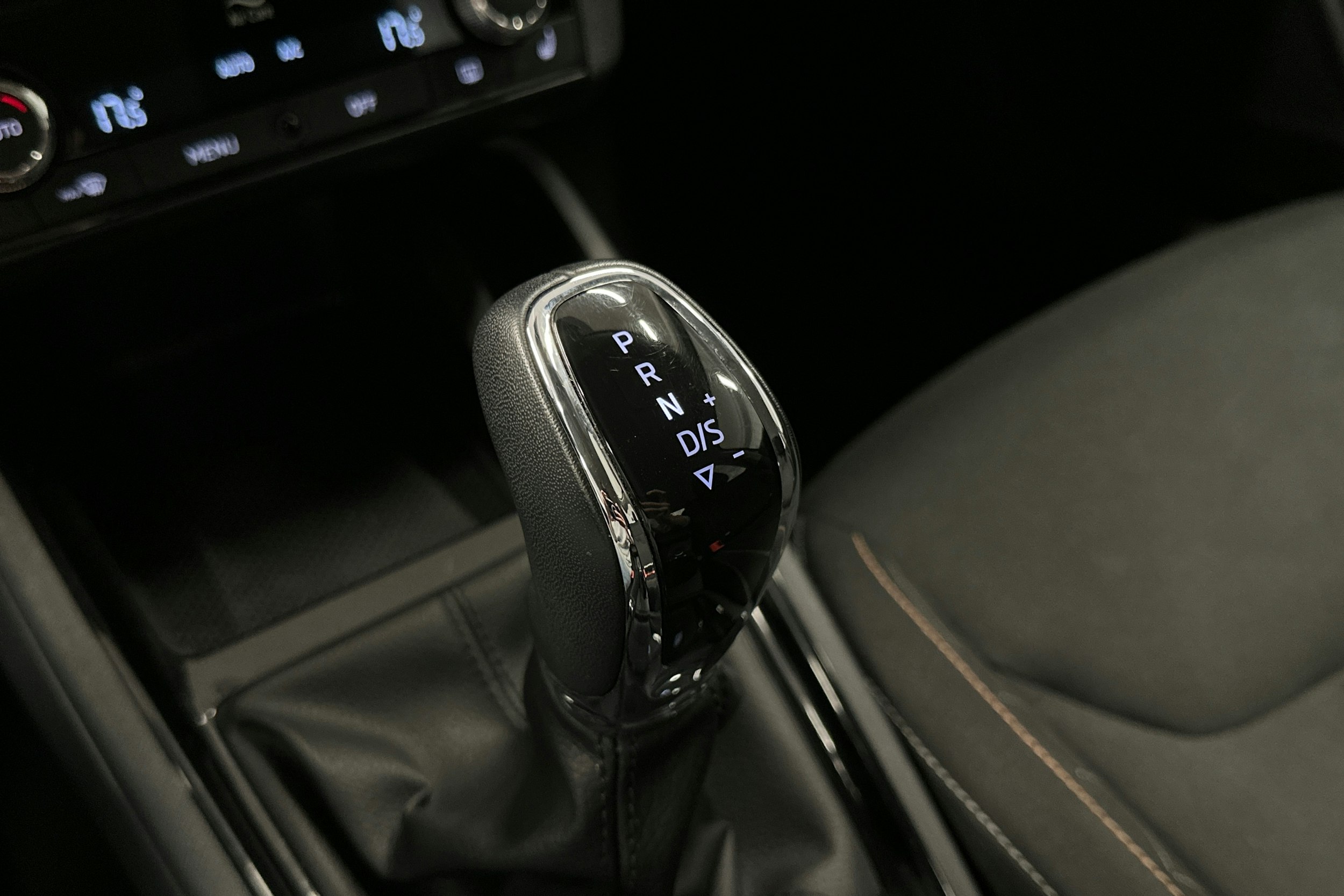 sininen Skoda Kamiq 2023 kuva 25.