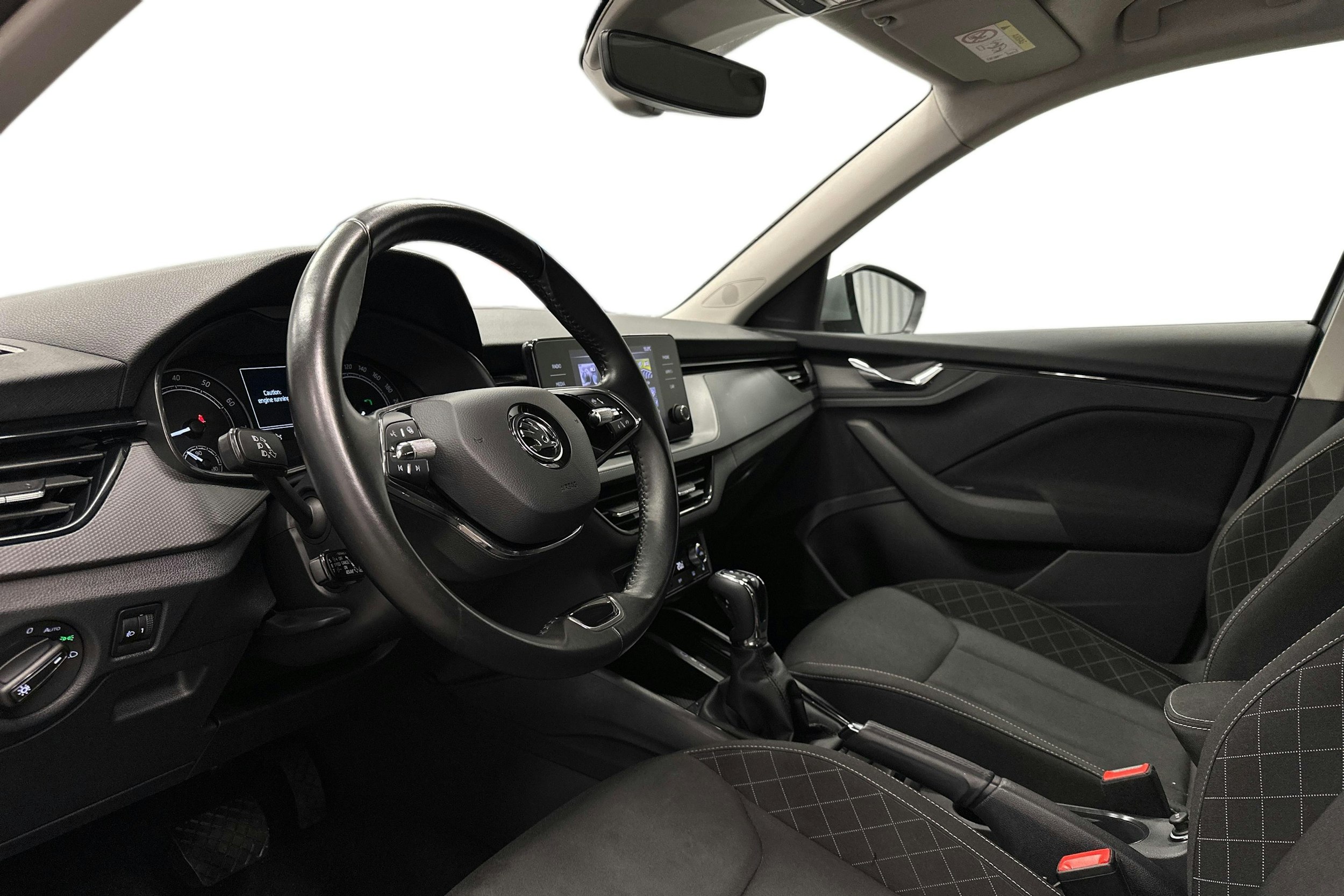 harmaa Skoda Kamiq 2023 kuva 7.